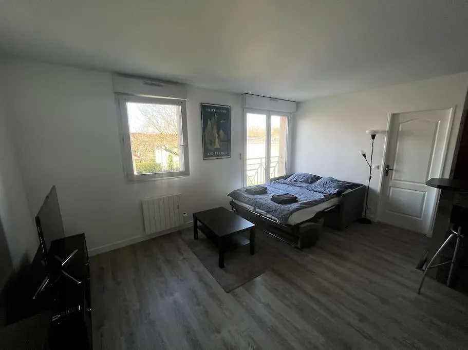 Cosy Apartment With Private Parking Saulx-les-Chartreux 0*,  France