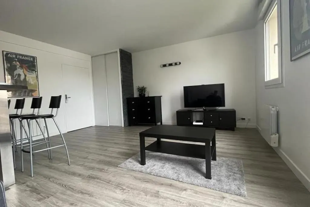 Cosy Apartment With Private Parking Saulx-les-Chartreux
