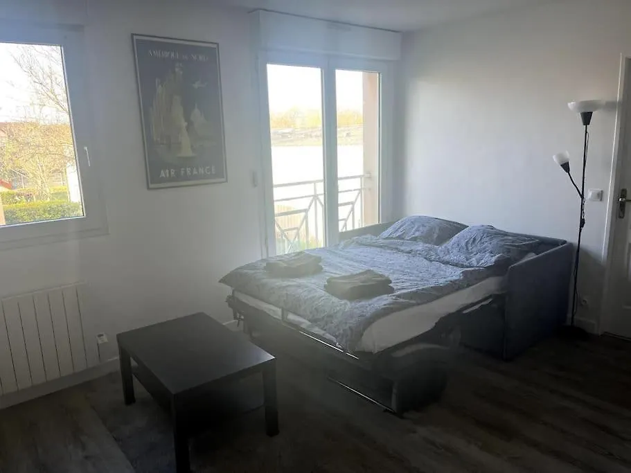 Cosy Apartment With Private Parking Saulx-les-Chartreux 0*,  France